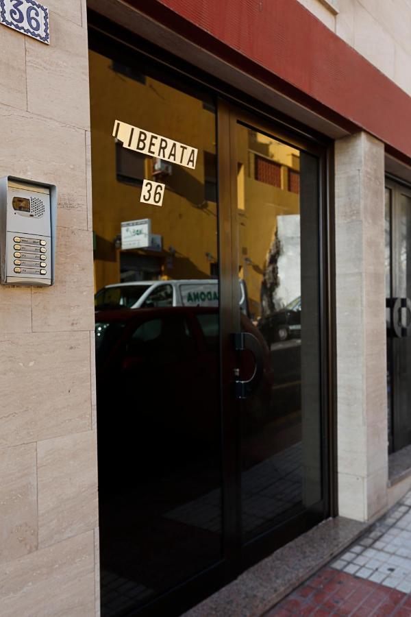 Apartamento Frente Al Puerto De Candelaria A 20 Metros De La Playa. Buitenkant foto