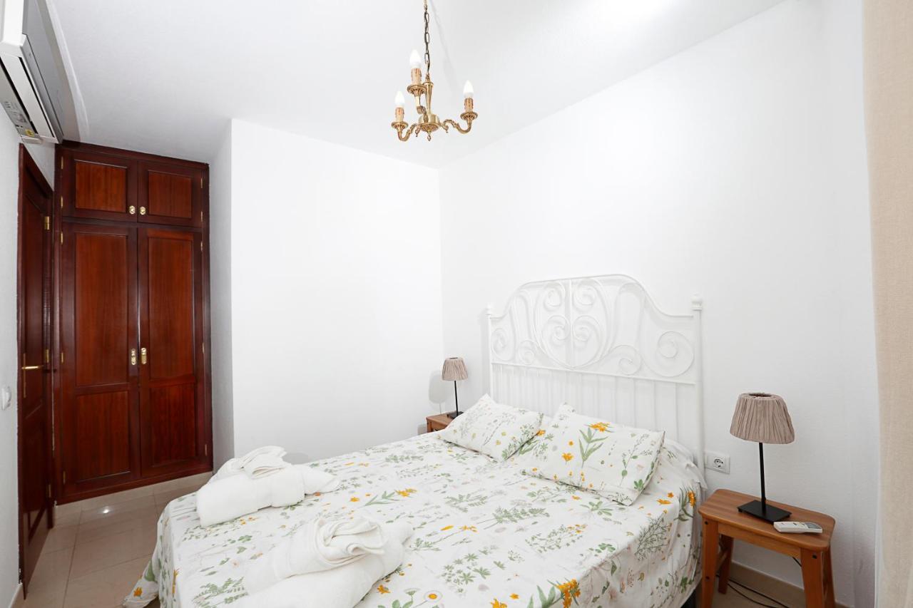 Apartamento Frente Al Puerto De Candelaria A 20 Metros De La Playa. Buitenkant foto